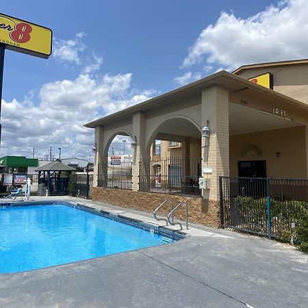Super 8 By Wyndham Decatur Texas Hotel Bagian luar foto