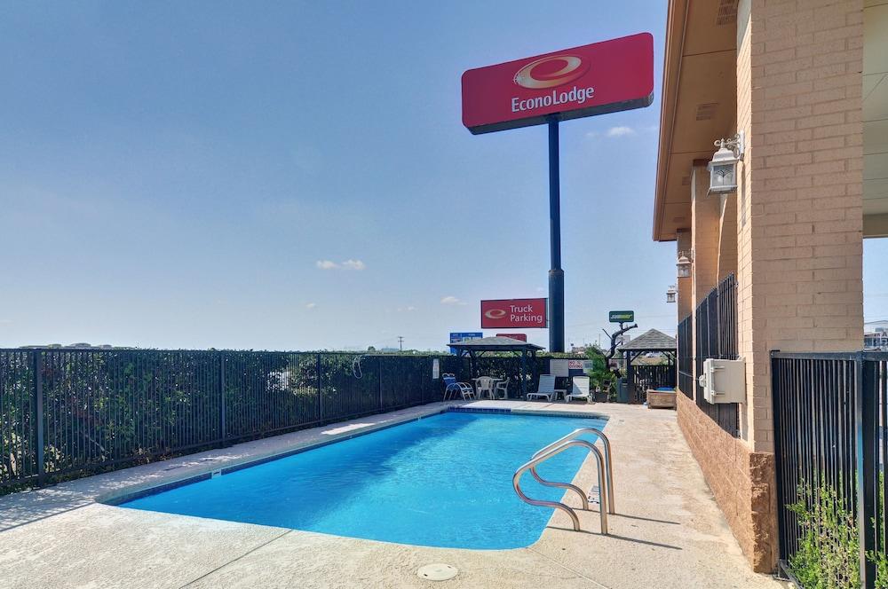 Super 8 By Wyndham Decatur Texas Hotel Bagian luar foto